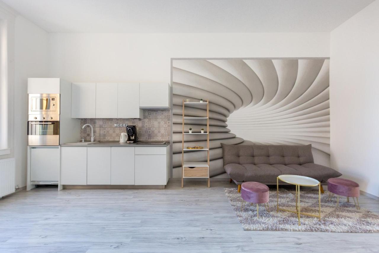 Апартаменты Designer On The Broadway With 2br And Ac Будапешт
