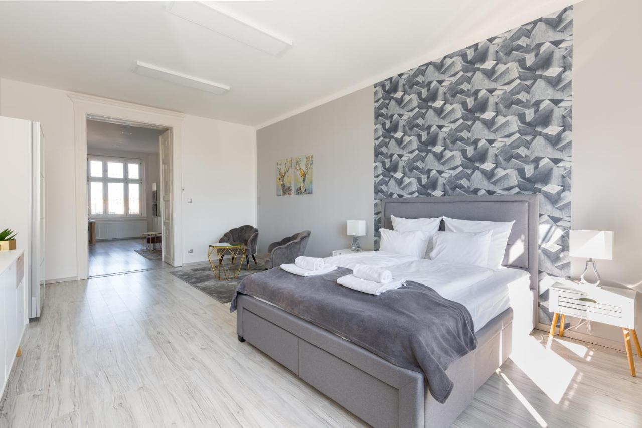 Designer On The Broadway With 2br And Ac Budapešť