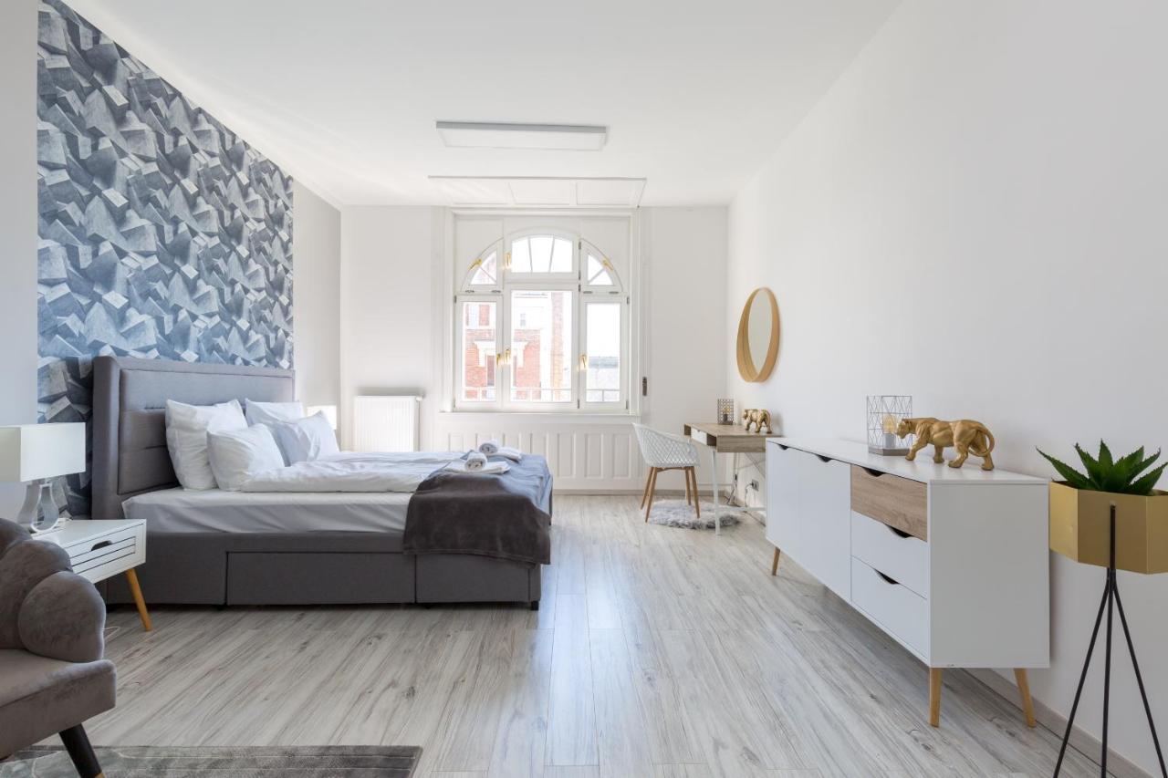 Designer On The Broadway With 2br And Ac Apartmán