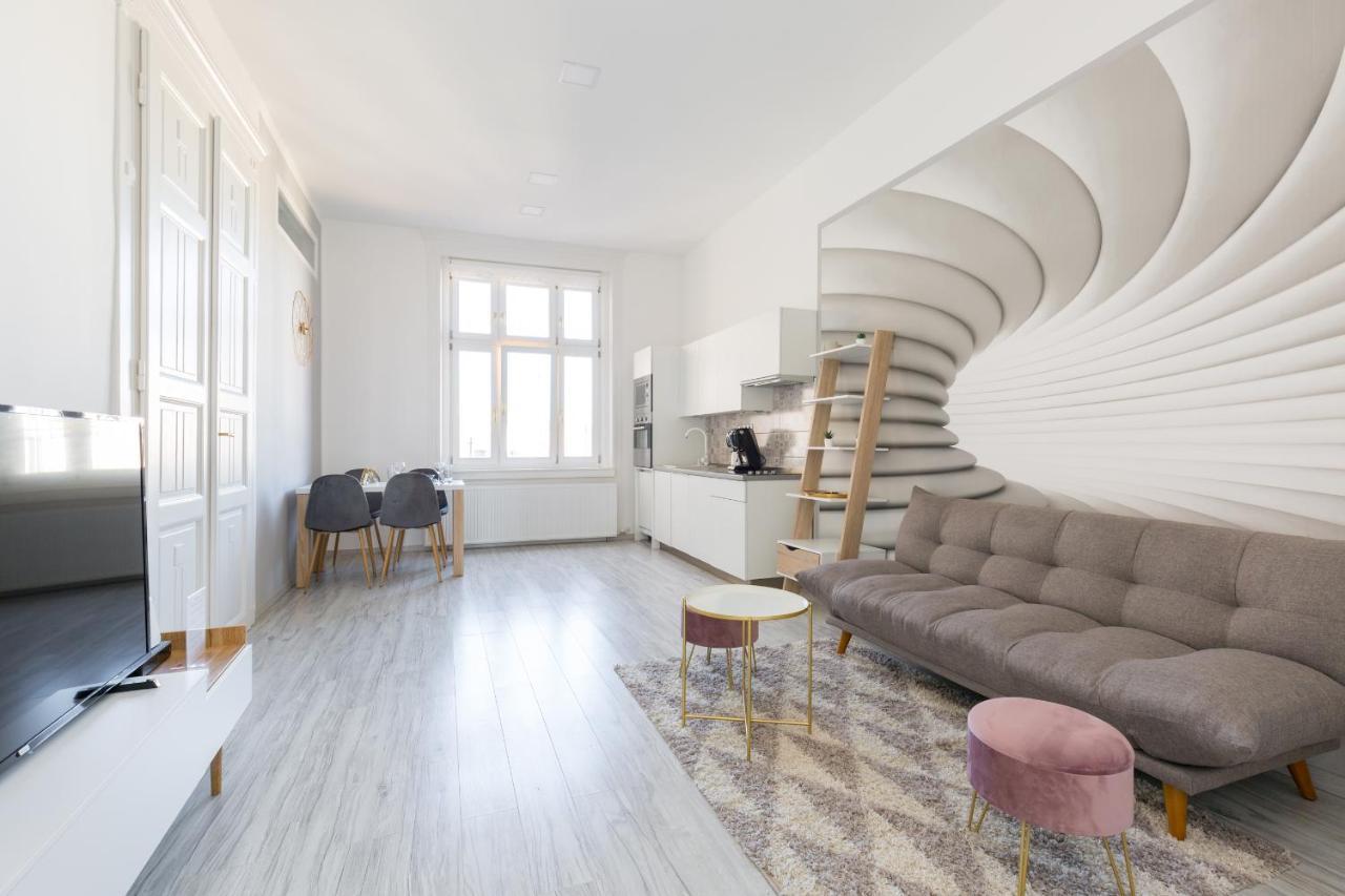 Designer On The Broadway With 2br And Ac Apartmán Budapešť